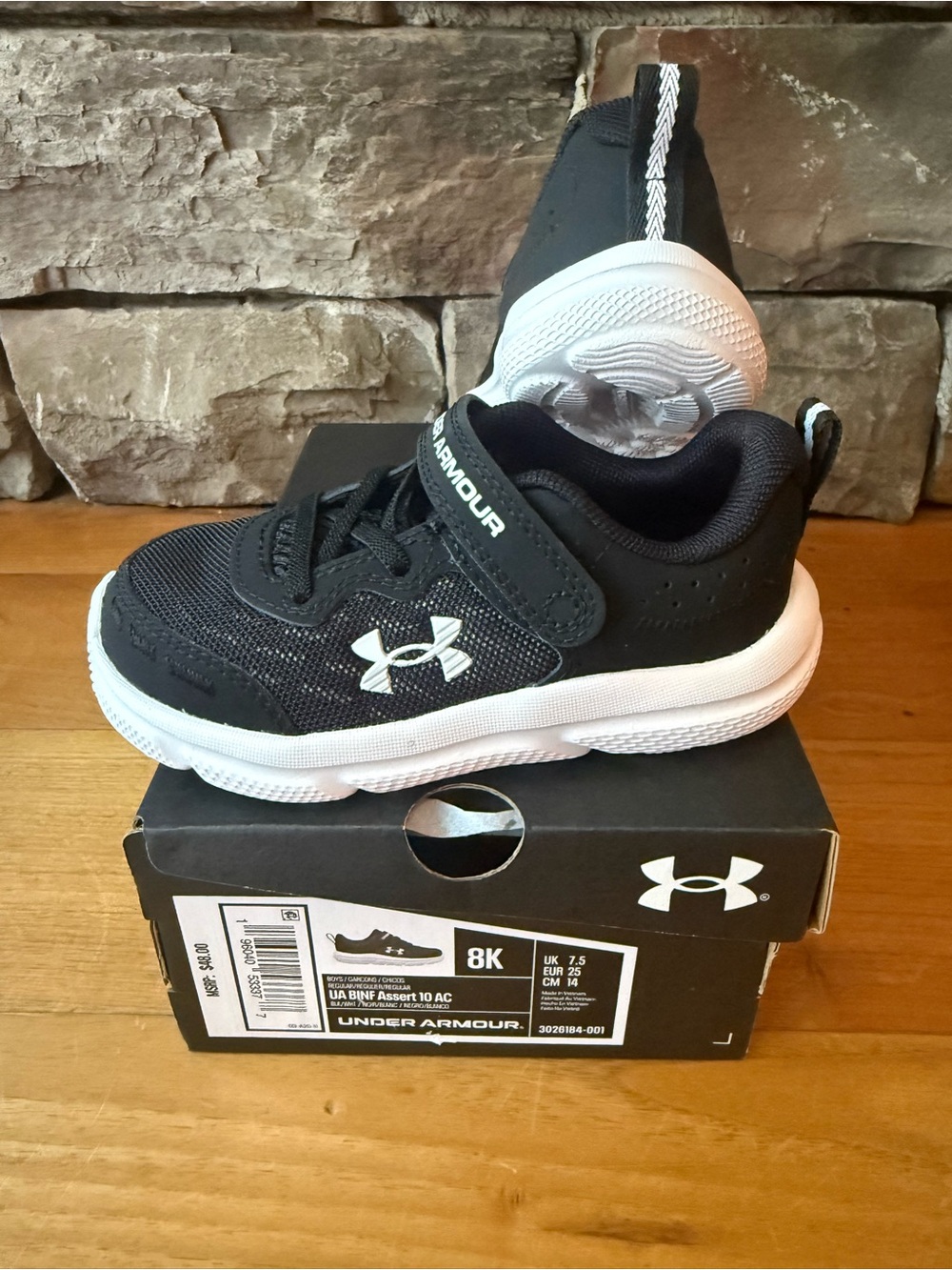 NIB/New Toddler Under Armour shoes 8k
